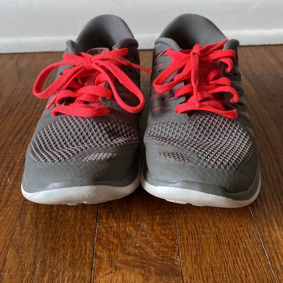 Nike Free 5.0 Women Running Shoe - Picture 3 of 8